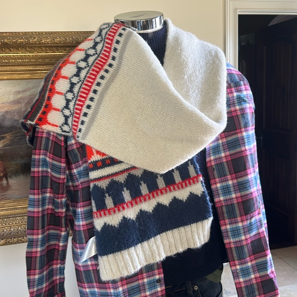 Gap XX Long and Wide Scarf Native Motif GUC